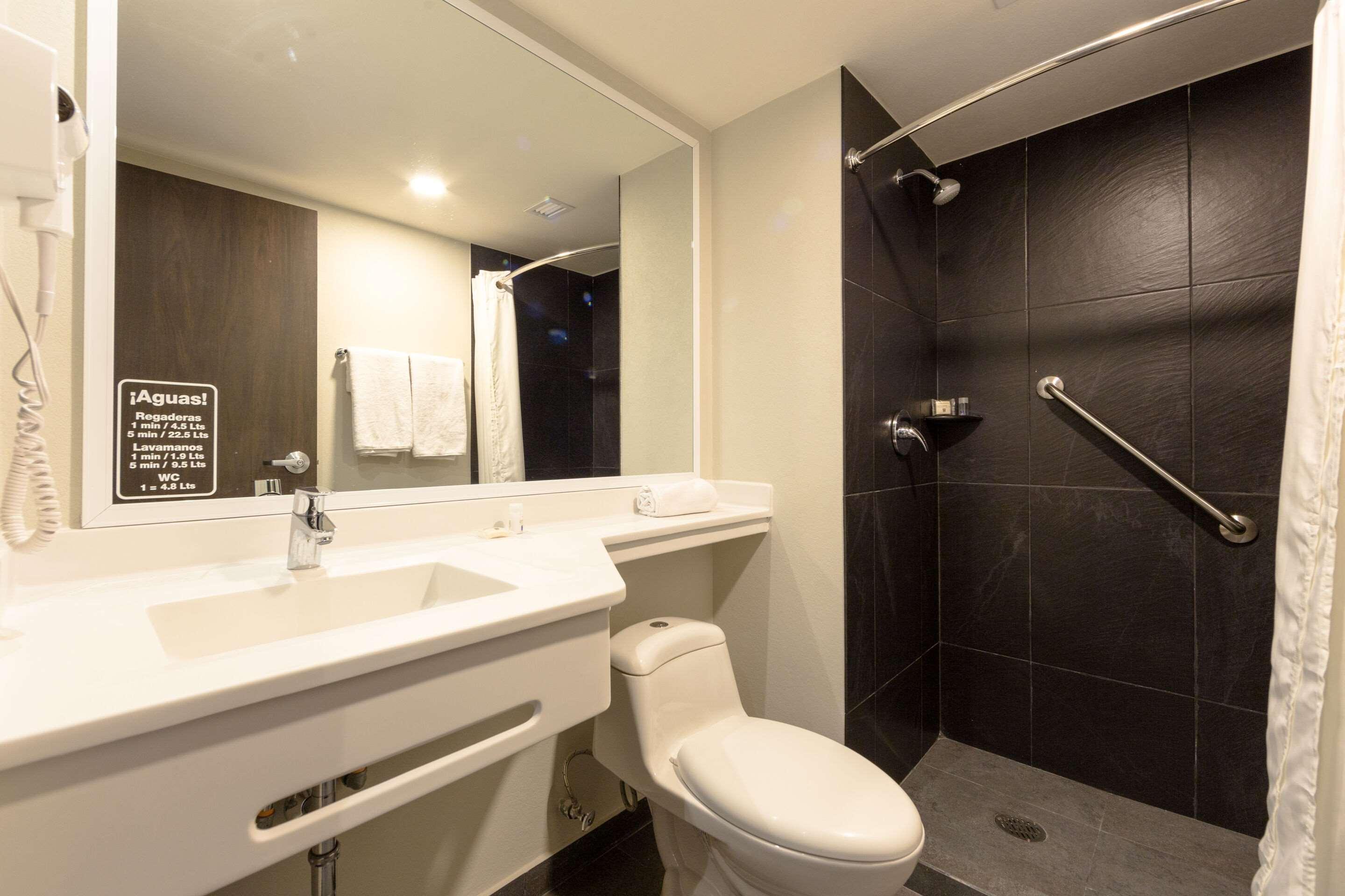 Comfort Inn Delicias Ngoại thất bức ảnh